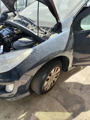 Foto de ALETA DELANTERA IZQUIERDA PEUGEOT 308 1.6 16V (120 CV / 88 KW) referencia 7840W1