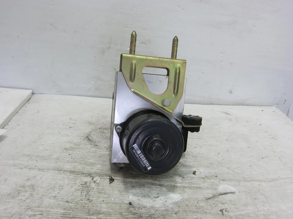 Foto de ABS BMW SERIE 3 BERLINA (E46) 2.0 16V Diesel CAT (136 CV / 100 KW) referencia 10094808013