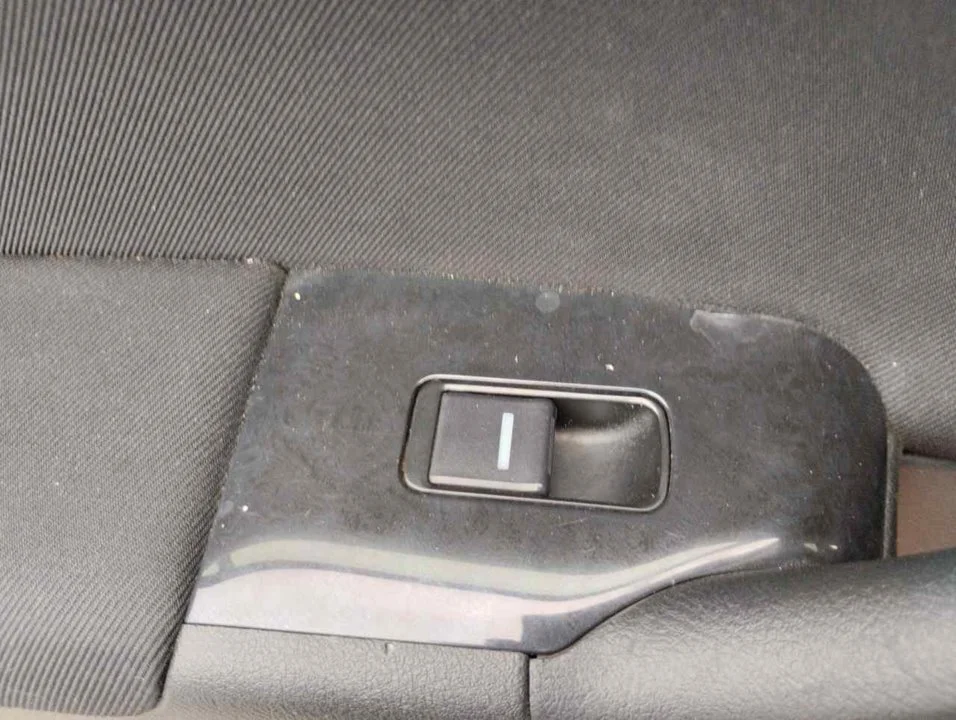 Foto de MANDO ELEVALUNAS TRASERO IZQUIERDO HONDA ACCORD BERLINA (CL/CN) 2.0 VTEC CAT (155 CV / 114 KW)