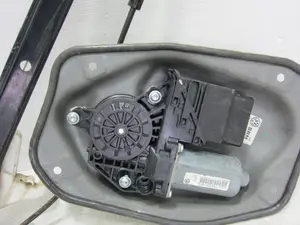 Foto de ELEVALUNAS TRASERO IZQUIERDO VOLKSWAGEN GOLF PLUS V (5M1) 1.9 TDI (105 CV / 77 KW) referencia 1K4839461 foto 2