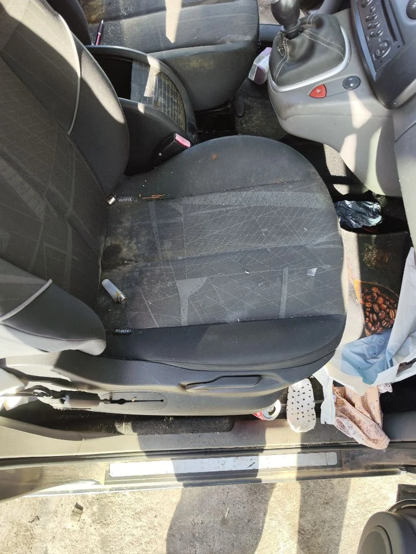 Foto de ASIENTO DELANTERO DERECHO RENAULT SCENIC II (JM) 1.5 dCi Diesel (106 CV / 78 KW)