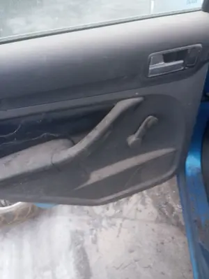 Foto de ELEVALUNAS TRASERO IZQUIERDO FORD FOCUS BERLINA (CAP) 1.6 TDCi CAT (109 CV / 80 KW)