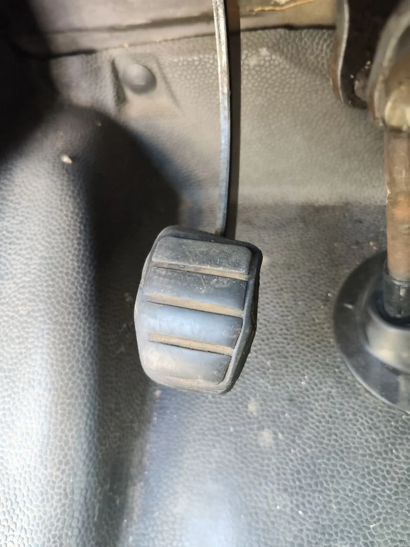Foto de PEDAL EMBRAGUE NISSAN INTERSTAR (X70) 2.5 dCi Diesel CAT (114 CV / 84 KW)