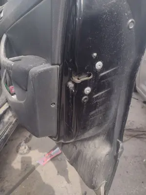 Foto de CERRADURA PUERTA DELANTERA DERECHA PEUGEOT 308 1.6 16V HDi (90 CV / 66 KW) referencia 9810309380