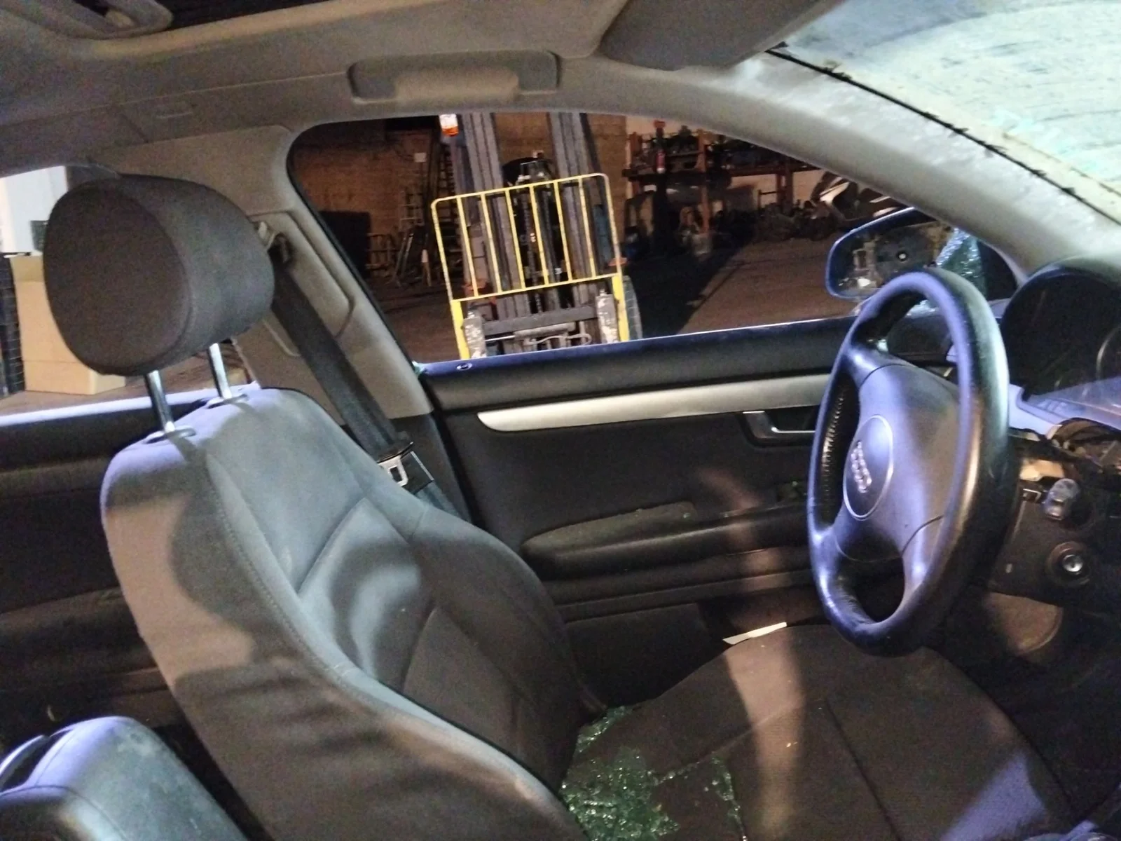 Foto de GOMAS CONTORNO PUERTA AUDI A4 BERLINA (8E)