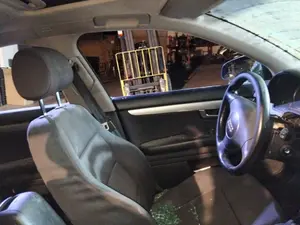 Foto de GOMAS CONTORNO PUERTA AUDI A4 BERLINA (8E)