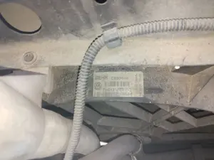 Foto de ELECTROVENTILADOR VOLKSWAGEN T5 TRANSPORTER FURGÓN/COMBI (7H) 1.9 TDI CAT (AXB) (105 CV / 77 KW) referencia 7H0121201BQ foto 2