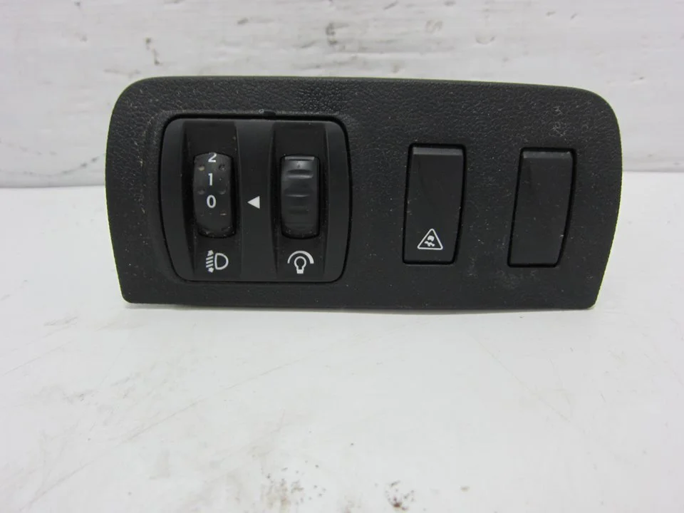 Foto de MANDO MULTIFUNCION RENAULT SCENIC III (JZ) 1.5 dCi Diesel FAP (106 CV / 78 KW) referencia 648450001R