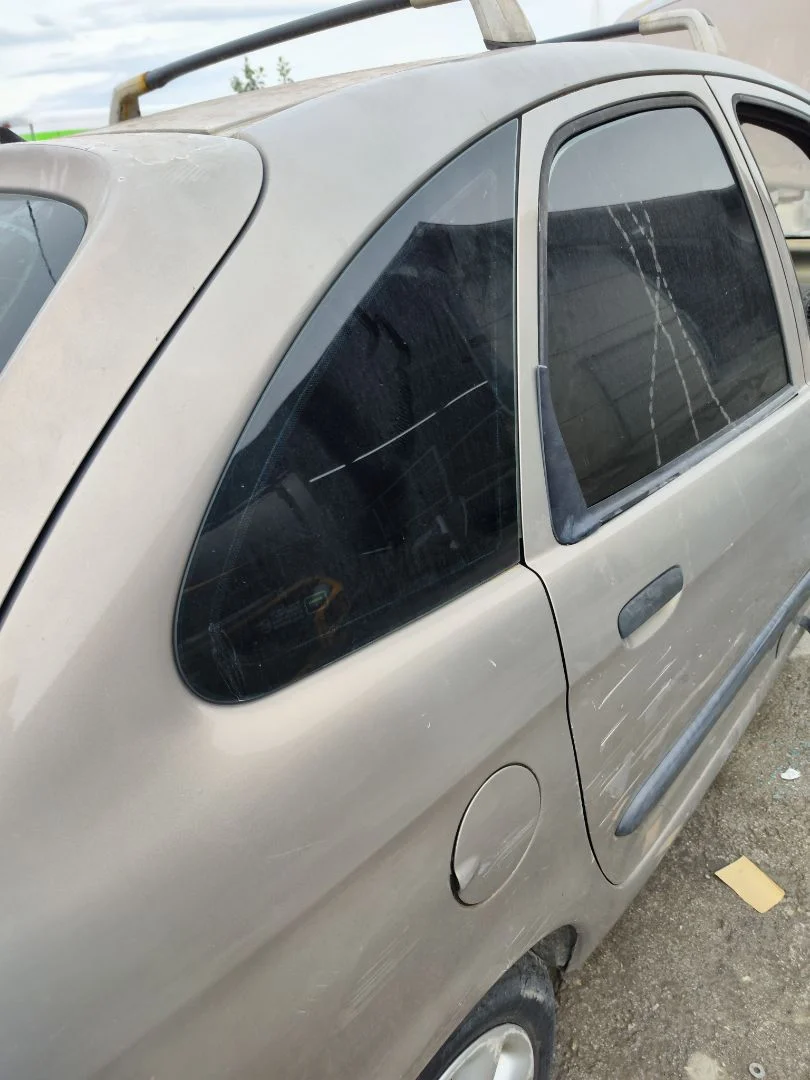 Foto de LUNA CUSTODIA TRASERA DERECHA CITROEN XSARA PICASSO 2.0 HDi CAT (RHY / DW10TD) (90 CV / 66 KW)