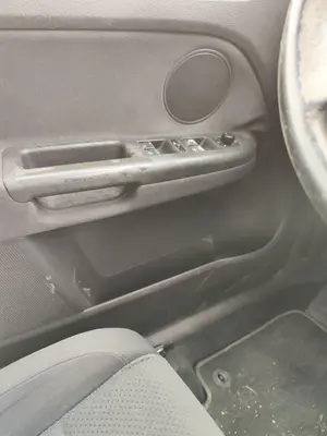Foto de ELEVALUNAS DELANTERO IZQUIERDO VOLKSWAGEN GOLF PLUS V (5M1) 1.9 TDI (105 CV / 77 KW)