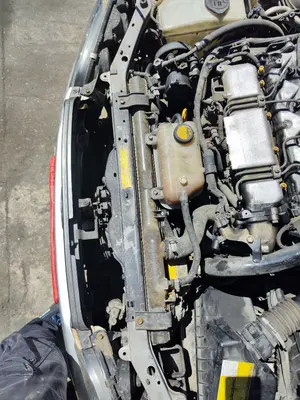 Foto de PANEL FRONTAL TOYOTA COROLLA (E11) 2.0 Turbodiesel CAT (90 CV / 66 KW)