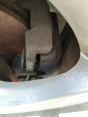 Foto de PINZA DE FRENO DELANTERA DERECHA MAZDA 3 BERLINA (BK) 1.6 16V CAT (105 CV / 77 KW) referencia BPYK-33-61XC