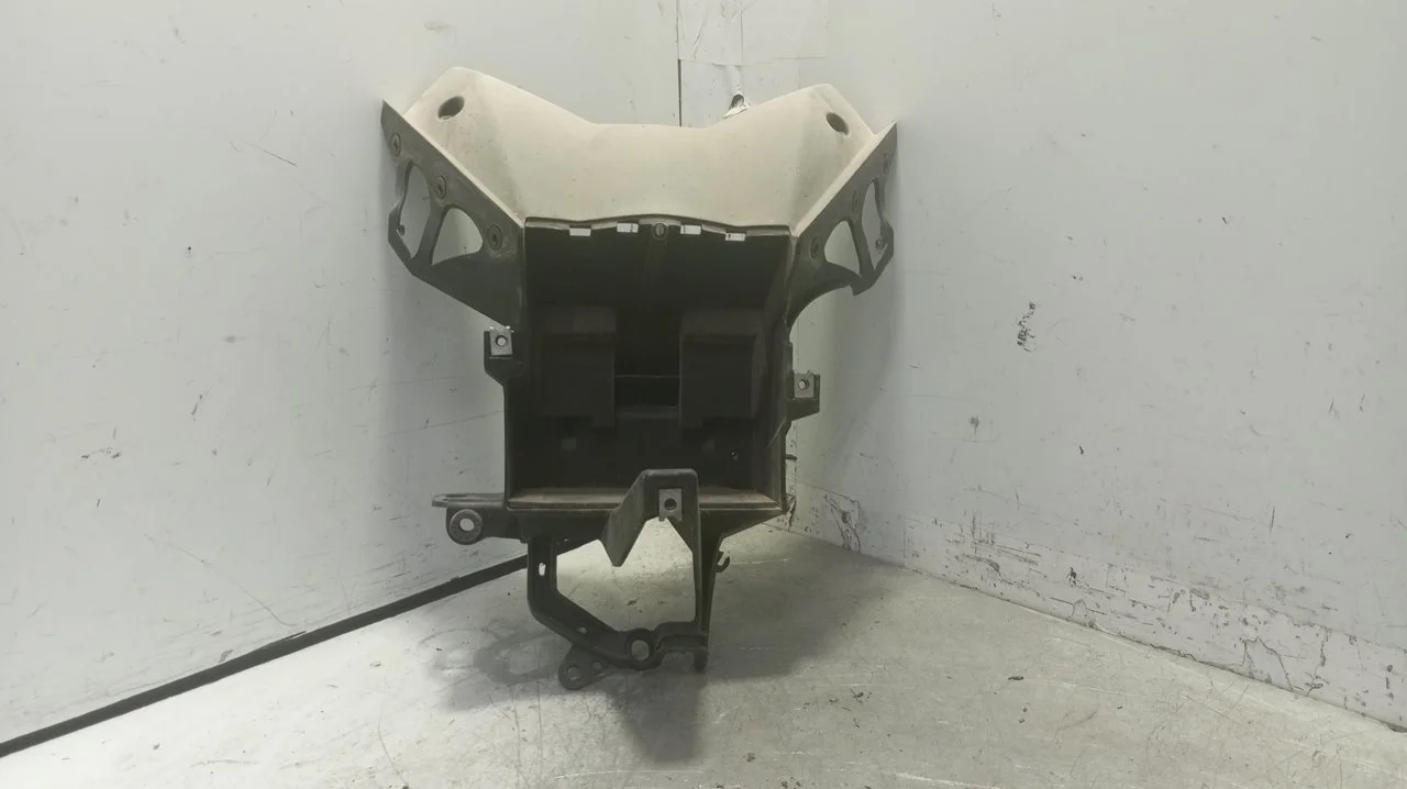 Foto de SOPORTE BATERIA YAMAHA X-MAX 125 referencia 1SDF8321