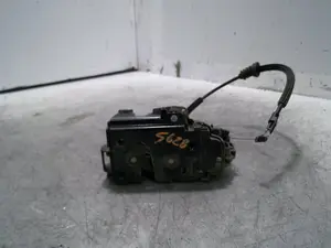Foto de CERRADURA PUERTA TRASERA IZQUIERDA SEAT IBIZA (6L1) 1.9 TDI (101 CV / 74 KW) referencia 3B48390115AN