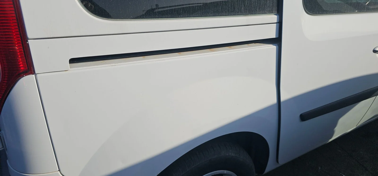Foto de SOPORTE / GUIA PUERTA CORREDERA RENAULT KANGOO II (F/KW0) 1.5 dCi Diesel FAP (90 CV / 66 KW)