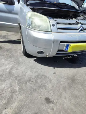 Foto de PARAGOLPES DELANTERO CITROEN BERLINGO 2.0 HDi CAT (RHY / DW10TD) (90 CV / 66 KW) foto 4