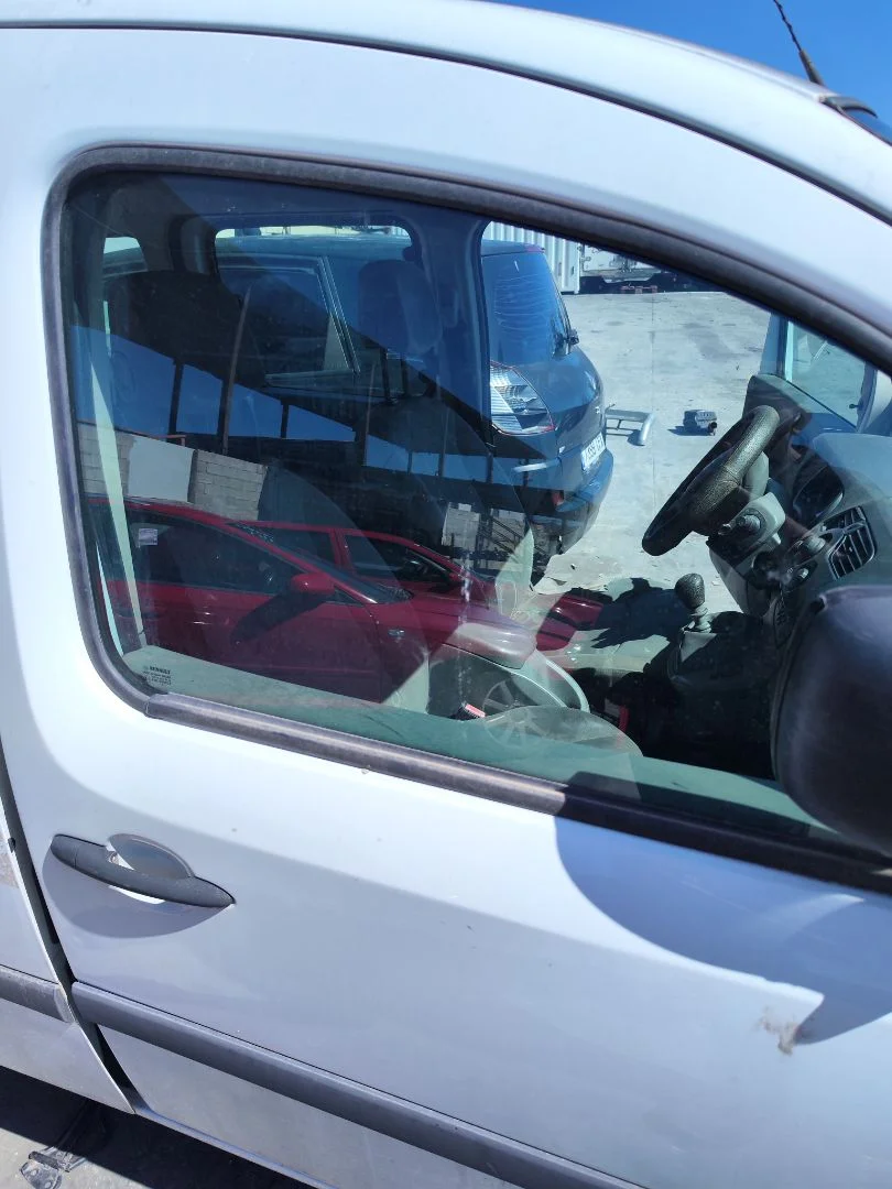 Foto de LUNA DELANTERA DERECHA RENAULT KANGOO II (F/KW0) 1.5 dCi Diesel CAT (86 CV / 63 KW) referencia 8200439462