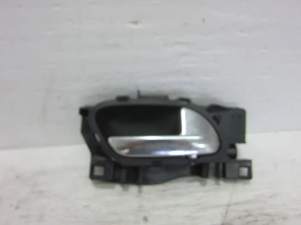 Foto de MANETA INTERIOR TRASERA DERECHA CITROEN C4 PICASSO 1.6 16V (120 CV / 88 KW) referencia 96555516VD05