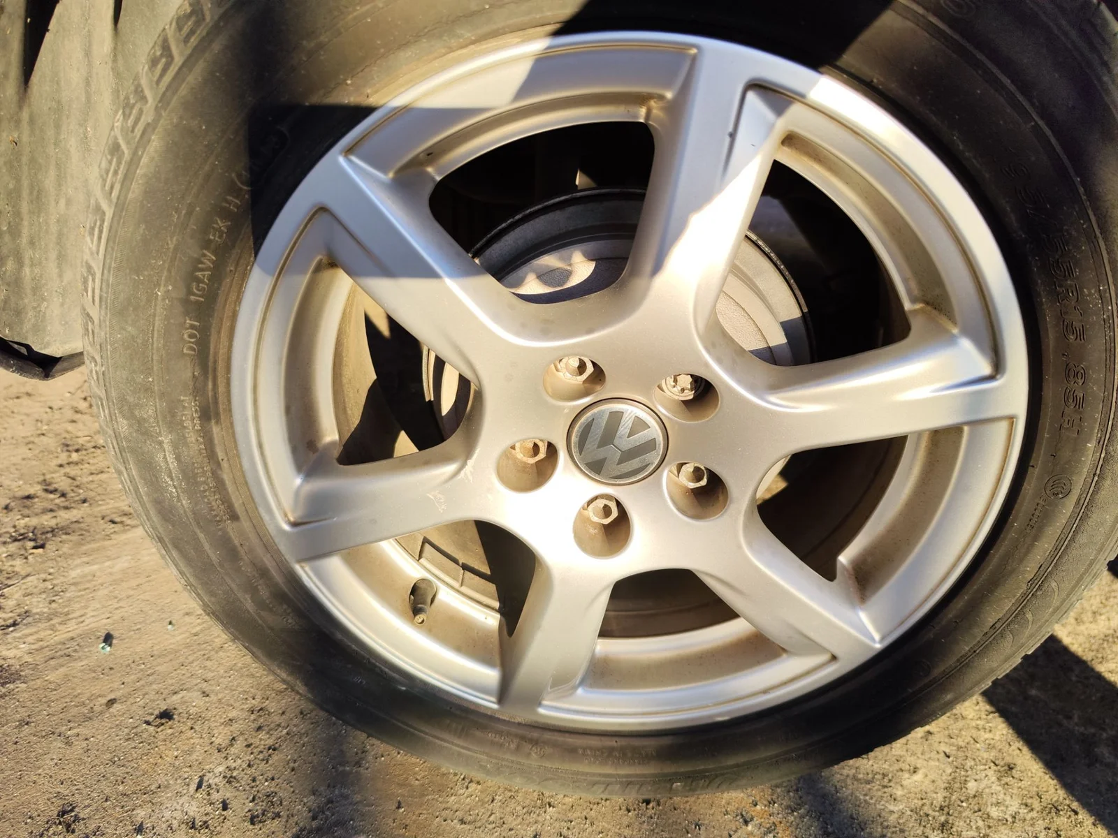 Foto de LLANTA VOLKSWAGEN POLO V (6R1) 1.2 (60 CV / 44 KW)