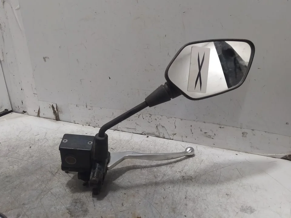 Foto de RETROVISOR DERECHO HONDA PCX 125 125 cm3 - 8.6 kW (0 CV / 0 KW) referencia E13009835