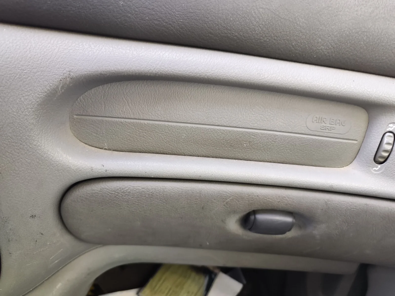 Foto de AIRBAG DELANTERO DERECHO RENAULT SCENIC I (JA...) 1.9 dCi Diesel CAT (102 CV / 75 KW)