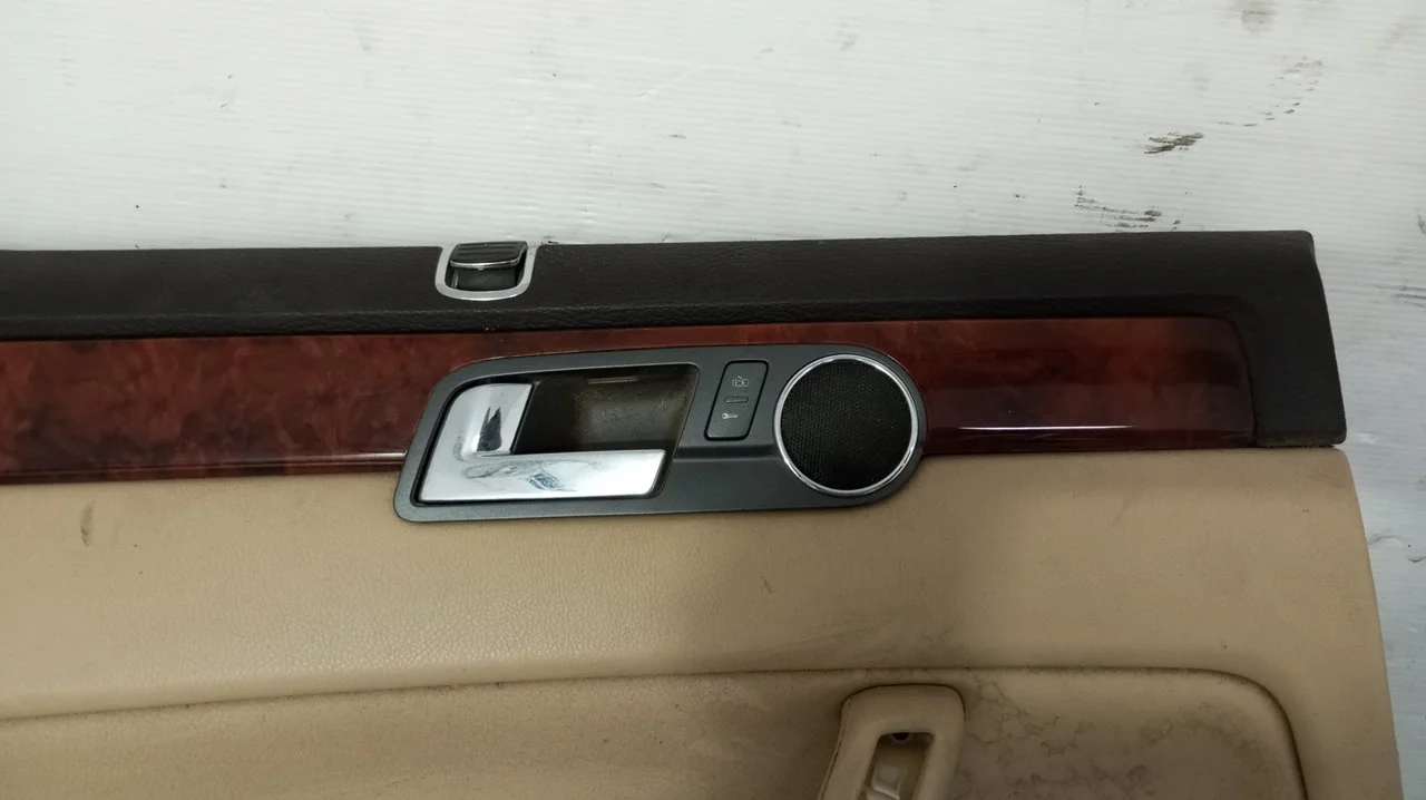 Foto de MANETA INTERIOR TRASERA IZQUIERDA VOLKSWAGEN PHAETON (3D2/3D8) 6.0 W12 48V CAT (BAN) (420 CV / 309 KW) referencia 3D4839113E