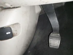 Foto de PEDAL EMBRAGUE FORD FIESTA (CBK) 1.25 16V CAT (69 CV / 51 KW)