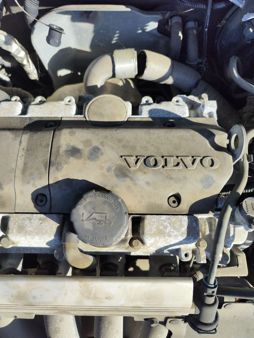 Foto de TAPA MOTOR VOLVO S40 BERLINA 1.6 CAT (109 CV / 80 KW) referencia 9207618