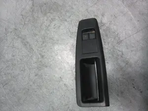 Foto de MANDO ELEVALUNAS DELANTERO IZQUIERDO VOLKSWAGEN POLO V (6C1) 1.0  (75 CV / 55 KW) referencia 6Q1867171E