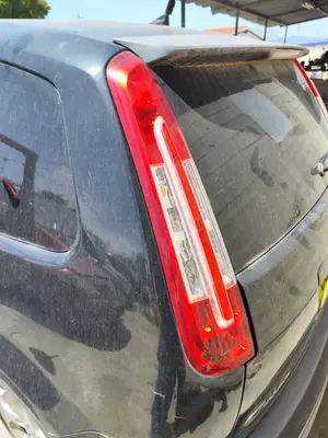 Foto de PILOTO TRASERO IZQUIERDO FORD C-MAX (CB3)(2007) 1.8 TDCi Turbodiesel CAT (116 CV / 85 KW)