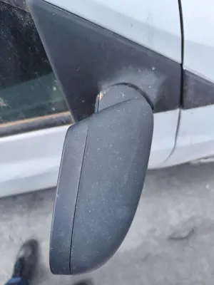 Foto de RETROVISOR DERECHO RENAULT CLIO III 1.2 16V (75 CV / 55 KW) foto 2