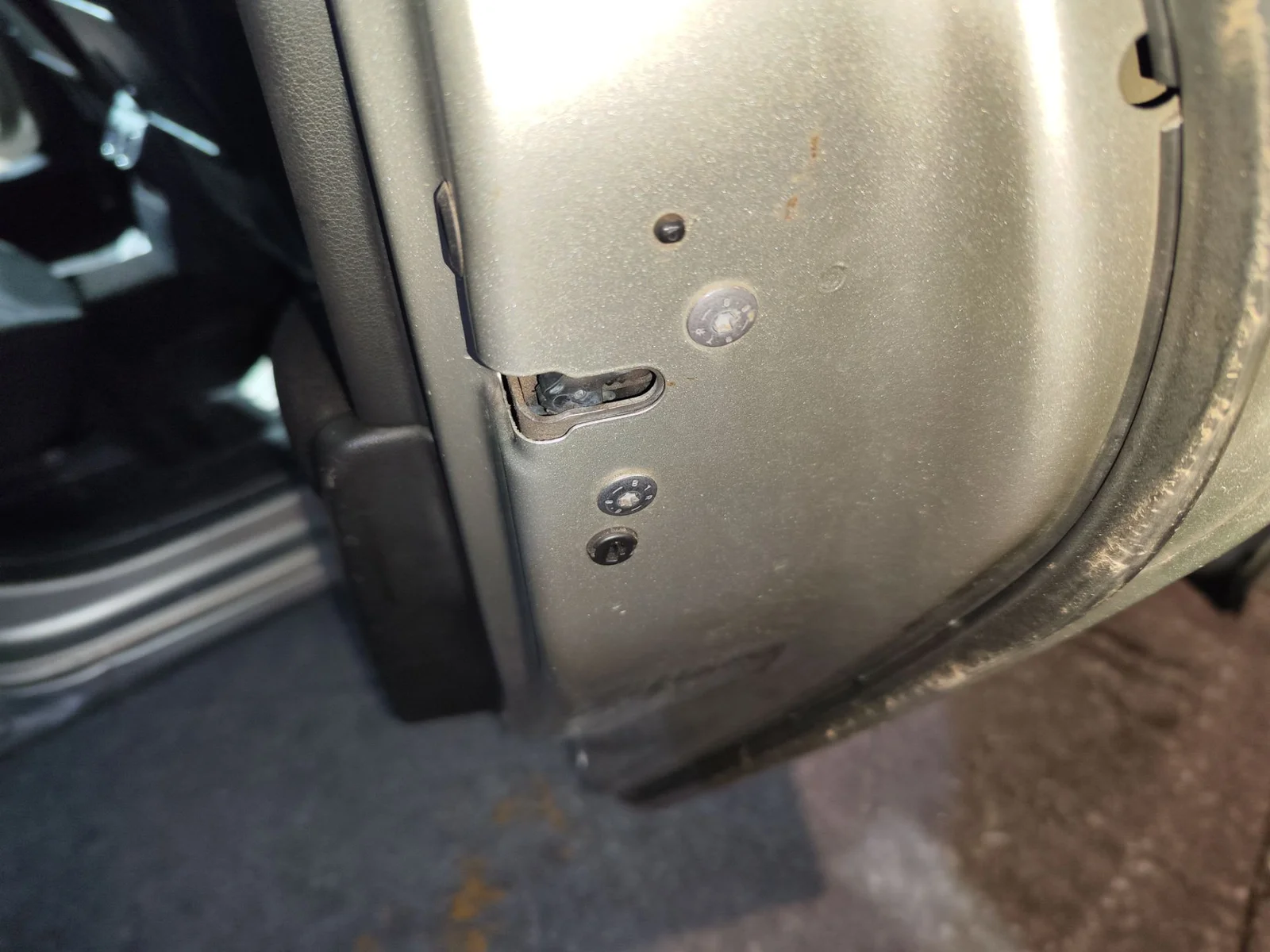 Foto de CERRADURA PUERTA TRASERA DERECHA PEUGEOT 308 SW 1.6 HDi FAP CAT (9HZ / DV6TED4) (109 CV / 80 KW) referencia 9800617380