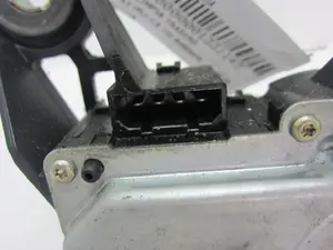Foto de MOTOR LIMPIA TRASERO AUDI A3 (8L) 1.9 TDI (110 CV / 81 KW) referencia 8L0955711A foto 5