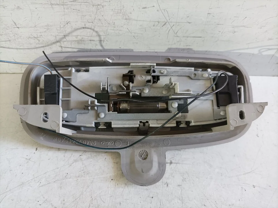 Foto de LUZ INTERIOR FORD FUSION (CBK) referencia 98AB13733