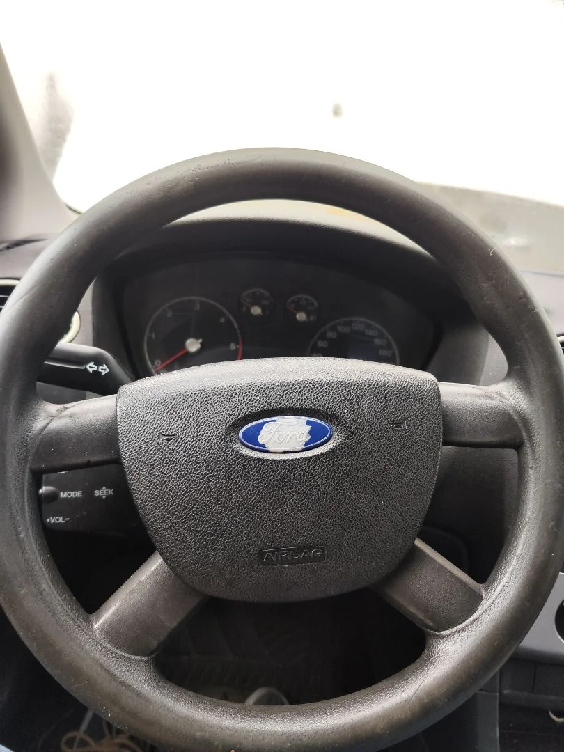 Foto de VOLANTE FORD FOCUS BERLINA (CAP) 1.8 TDCi Turbodiesel CAT (116 CV / 85 KW) referencia 1438916