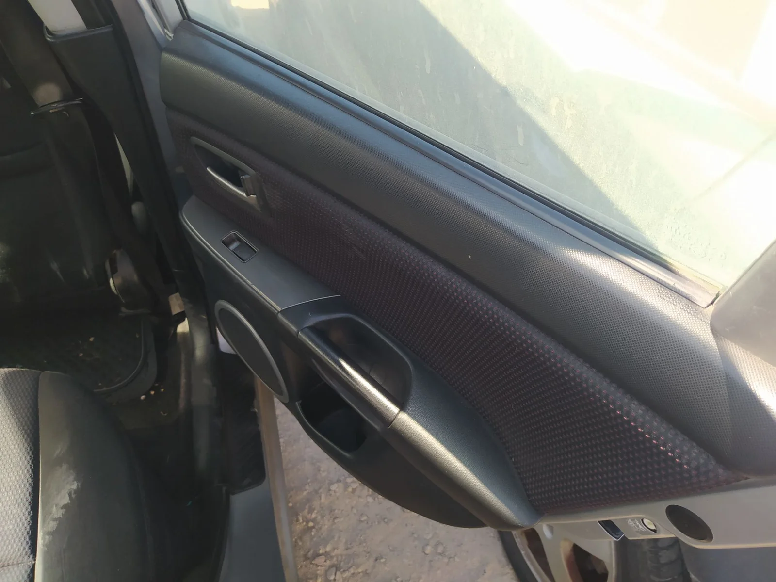 Foto de MANDO ELEVALUNAS TRASERO DERECHO MAZDA 3 BERLINA (BK) 1.6 CD Diesel CAT (109 CV / 80 KW)