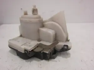 Foto de CERRADURA PUERTA TRASERA IZQUIERDA VOLKSWAGEN POLO III (6N1) 1.9 Diesel (64 CV / 47 KW) referencia 1HM862153A foto 6