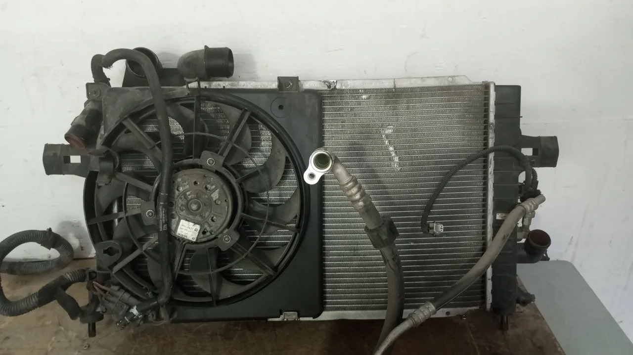 Foto de RADIADOR AGUA OPEL ASTRA H GTC 1.7 16V CDTI (110 CV / 81 KW) referencia 13170110