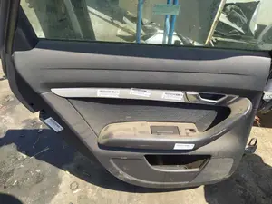 Foto de GUARNECIDO PUERTA TRASERA IZQUIERDA AUDI A6 BERLINA (4F2) 3.0 V6 24V TDI (224 CV / 165 KW)