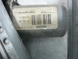 Foto de ELEVALUNAS DELANTERO DERECHO RENAULT LAGUNA II (BG0) 1.9 dCi Diesel (120 CV / 88 KW) referencia 400559 foto 4