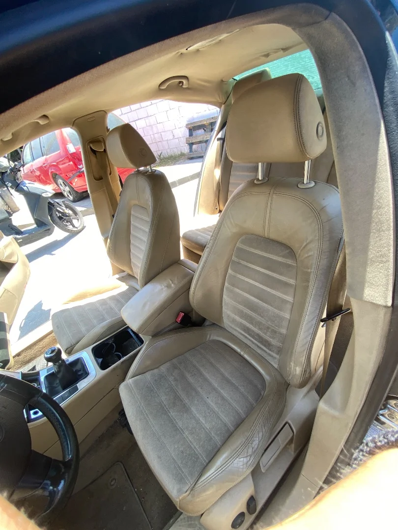 Foto de JUEGO ASIENTOS COMPLETO VOLKSWAGEN PASSAT BERLINA (3C2) 2.0 TDI (140 CV / 103 KW)