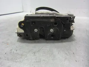 Foto de CERRADURA PUERTA DELANTERA DERECHA VOLKSWAGEN GOLF VI (5K1)(10.2008) 1.6 TDI DPF (105 CV / 77 KW) referencia 5K1837016