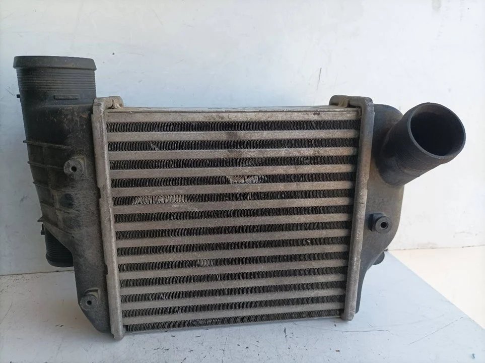 Foto de INTERCOOLER AUDI A6 BERLINA (4F2) 3.0 V6 24V TDI (224 CV / 165 KW) referencia 4F0145806E