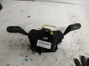 Foto de MANDO MULTIFUNCION FORD FOCUS BERLINA (CAP) 2.0 TDCi CAT (136 CV / 100 KW) referencia 3M5T6475