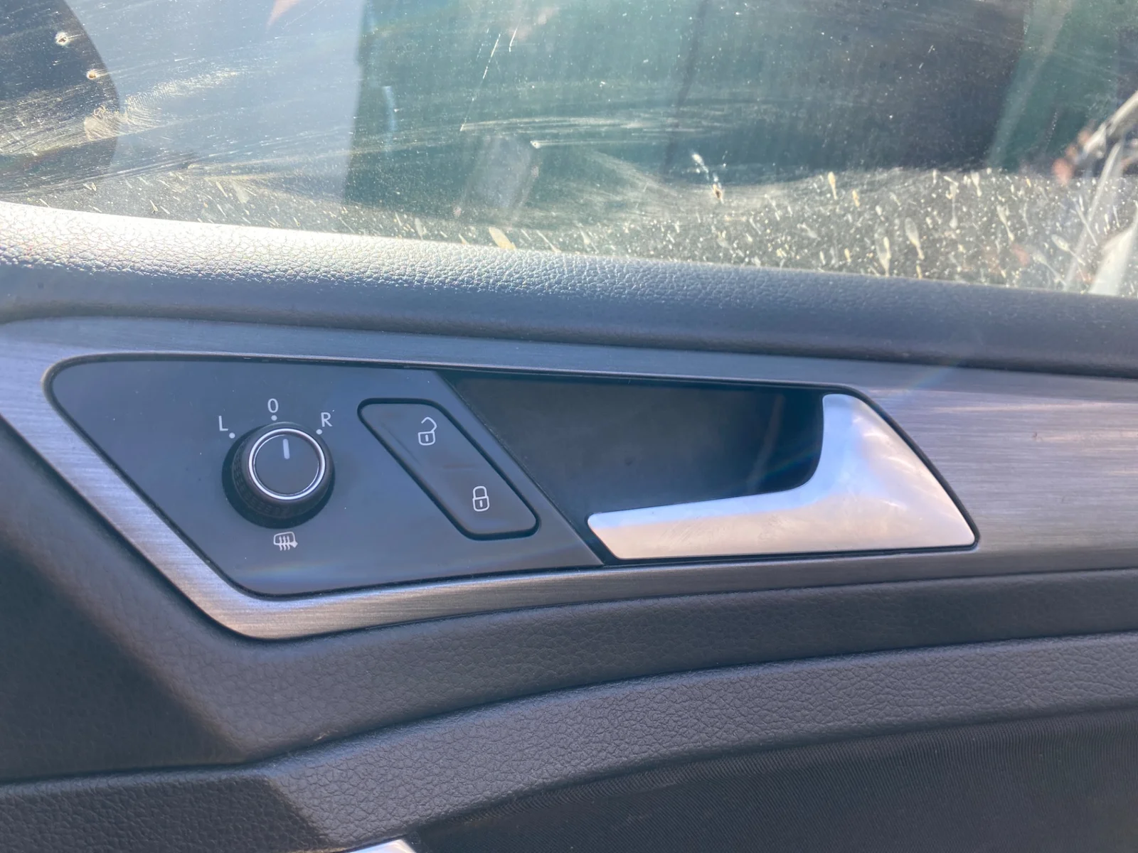Foto de MANETA INTERIOR DELANTERA DERECHA VOLKSWAGEN GOLF VII (5G1/BE1) 1.4 16V TSI (122 CV / 90 KW) referencia 5G1837114  UBN