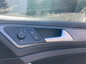 Foto de MANETA INTERIOR DELANTERA DERECHA VOLKSWAGEN GOLF VII (5G1/BE1) 1.4 16V TSI (122 CV / 90 KW) referencia 5G1837114  UBN
