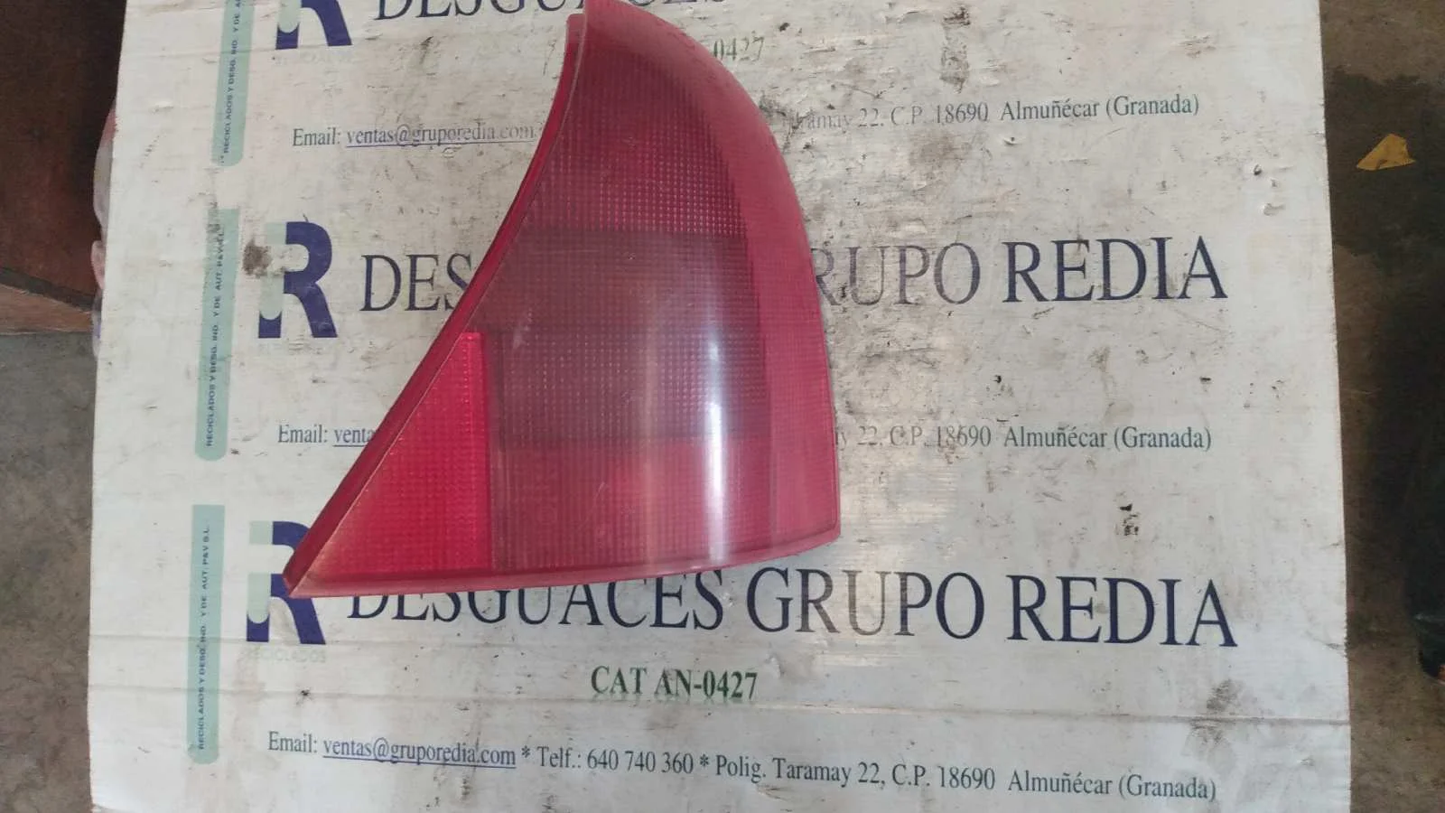 Foto de PILOTO TRASERO DERECHO RENAULT CLIO II FASE I (B/CB0)