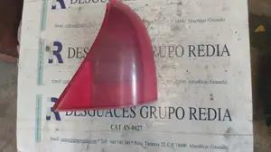 Foto de PILOTO TRASERO DERECHO RENAULT CLIO II FASE I (B/CB0)