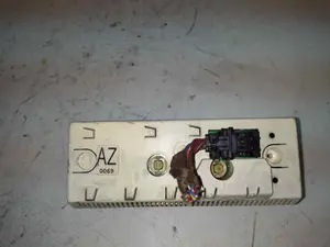 Foto de PANTALLA MULTIFUNCION OPEL ASTRA G BERLINA 1.7 16V DTI CAT (Y 17 DT / LR6) (75 CV / 55 KW) referencia 002419386 foto 2