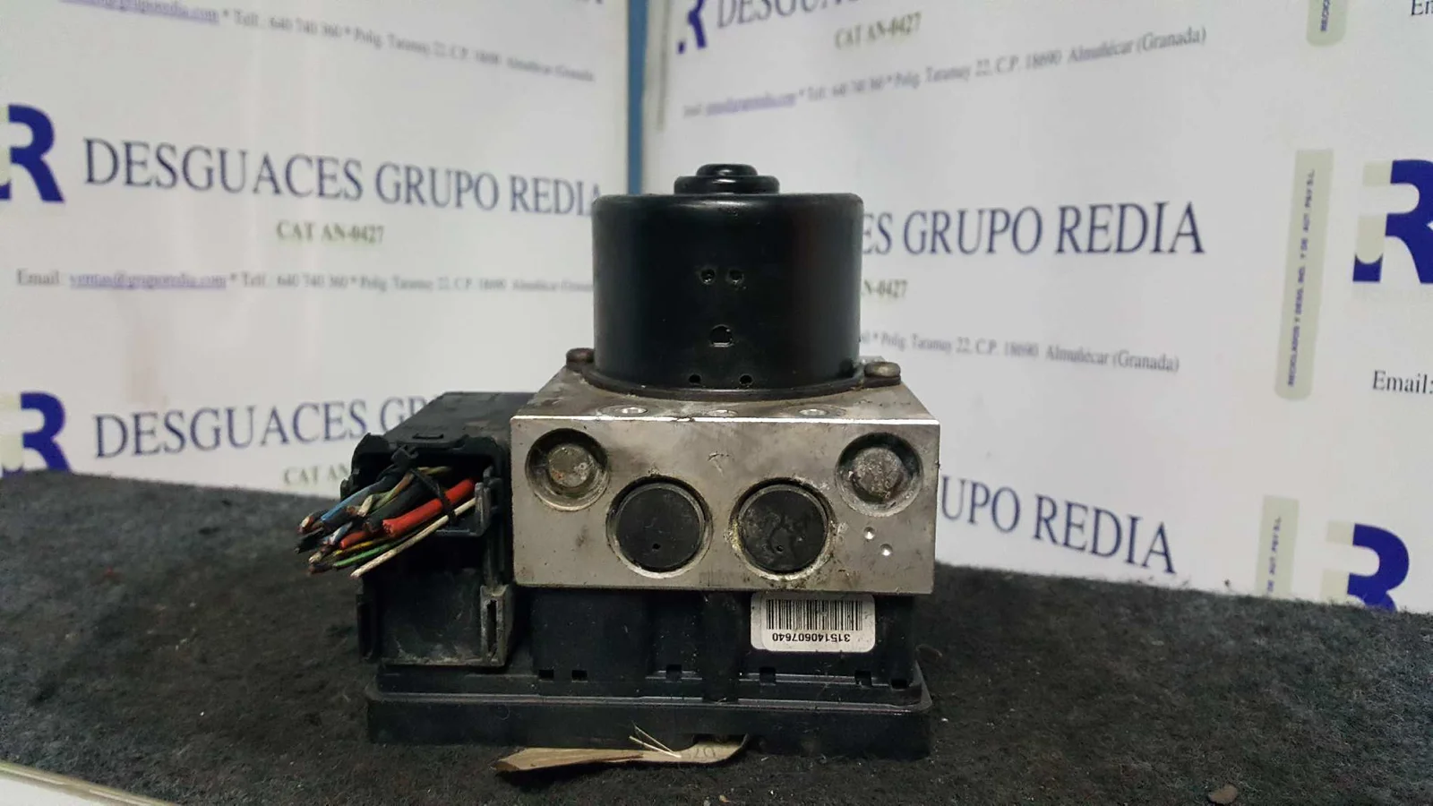 Foto de ABS FORD FOCUS BERLINA (CAK) referencia 2M512M110EE